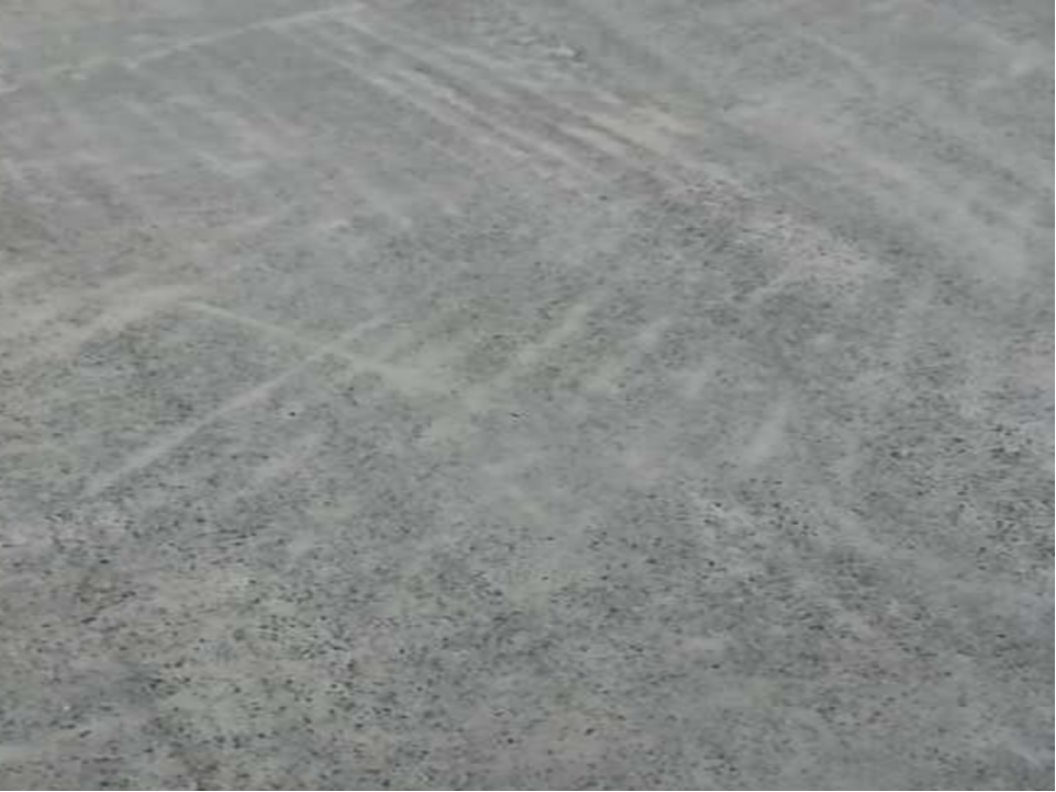 水泥地面硬化劑不正確打磨